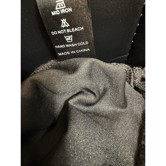 Pretty Angel Black Floral Lace Sleeveless Blouse with Chiffon Hem - Picture 6 of 8